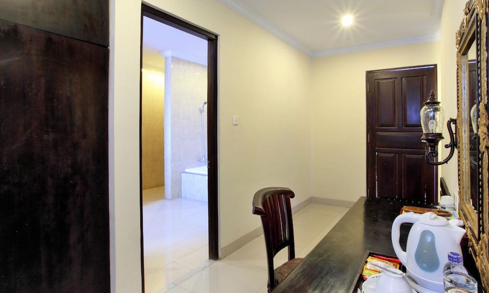 Puri Saron Hotel Baruna Beach Lovina Exterior foto